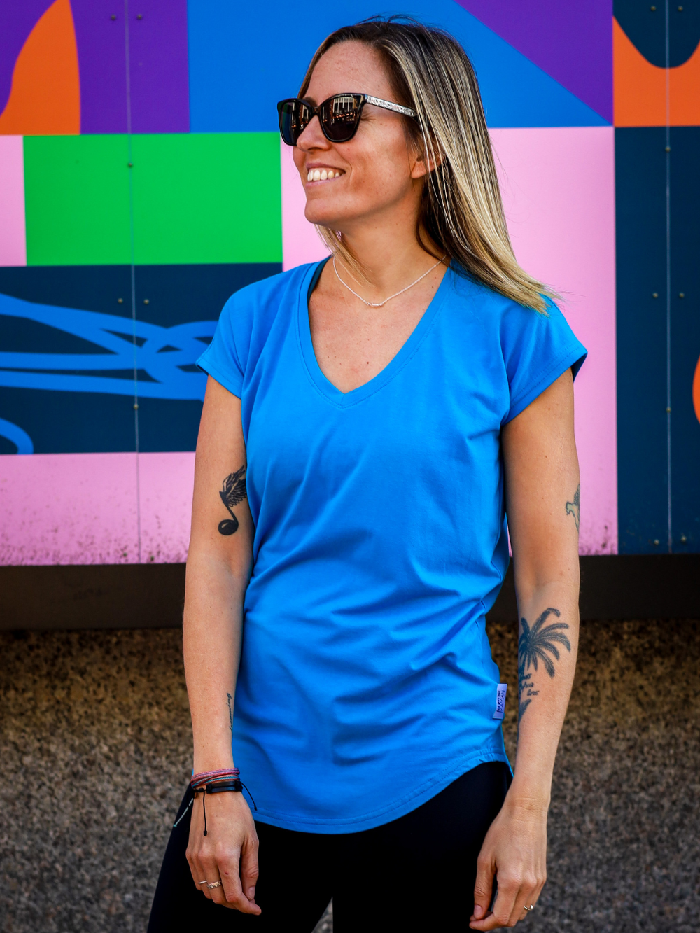 Chandail Kim, col en v, manches courtes - Bleu flash
