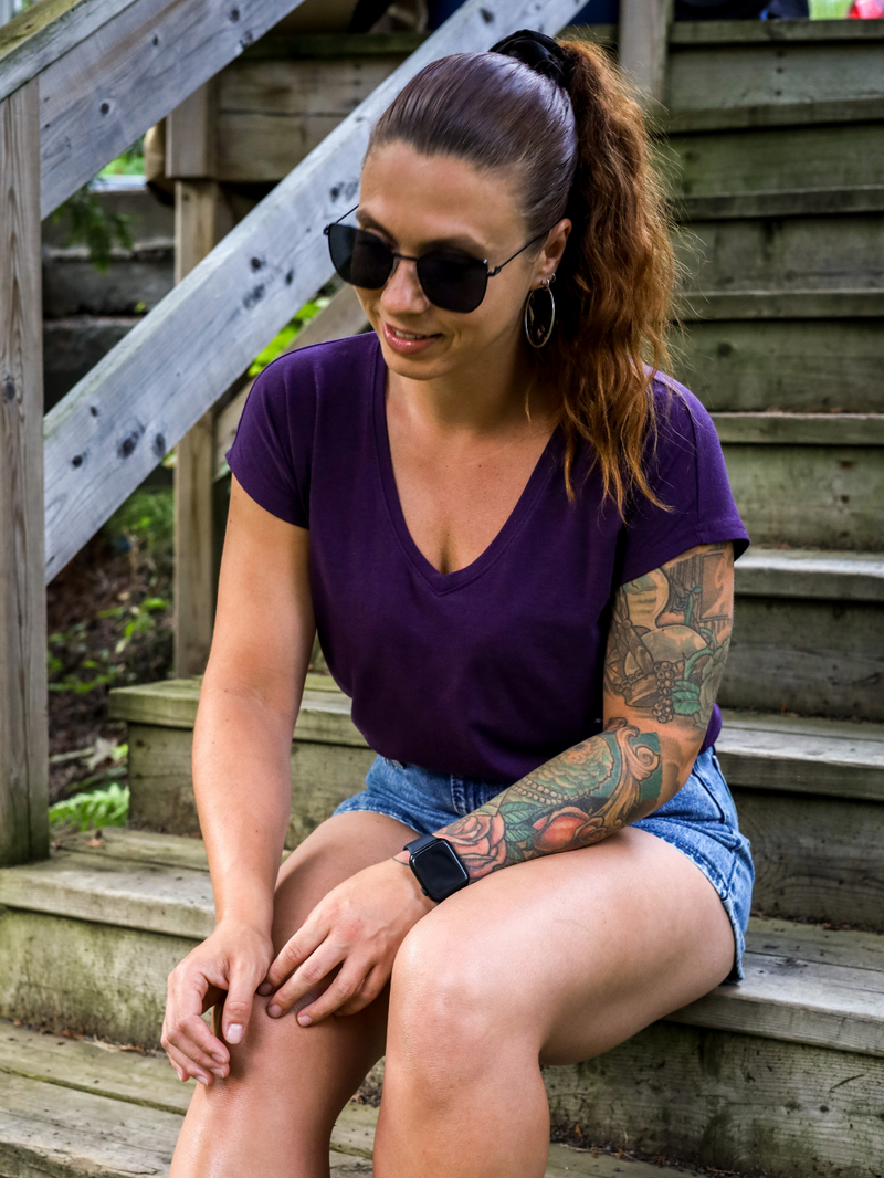 Chandail Kim, col en v, manches courtes - Mauve foncé
