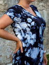 Chandail Kim, col en v, manches courtes - Fleurs bleues