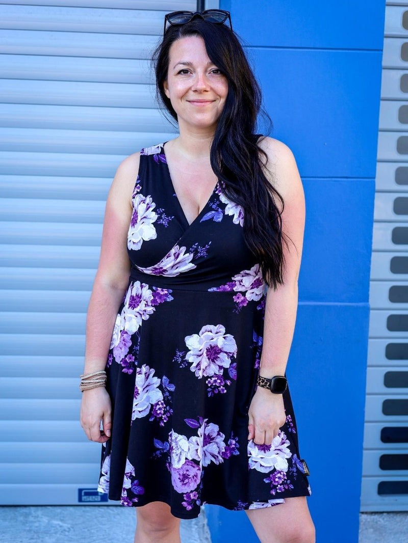 Robe Caroline - Fleurs mauves sur fond noir