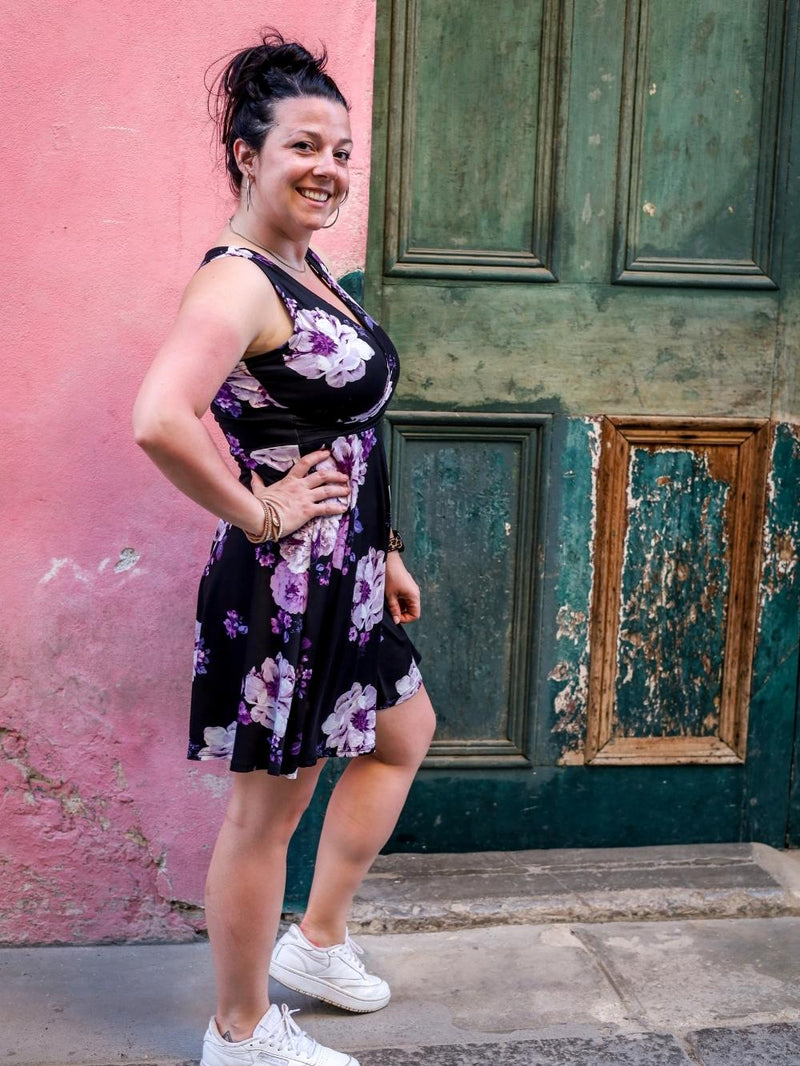 Robe Caroline - Fleurs mauves sur fond noir