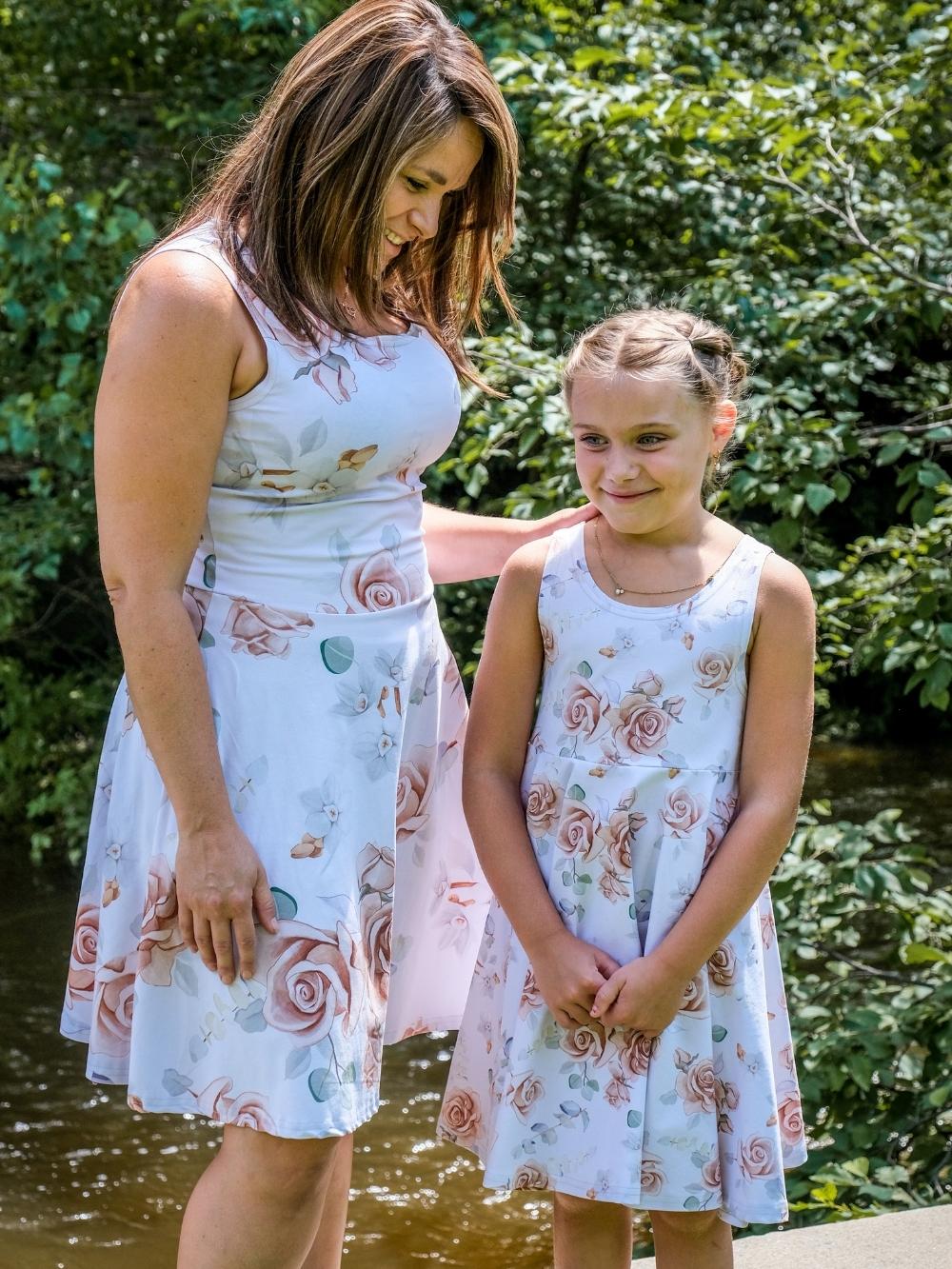 Robe Abi (enfant) - Fleurs caramel sur fond blanc