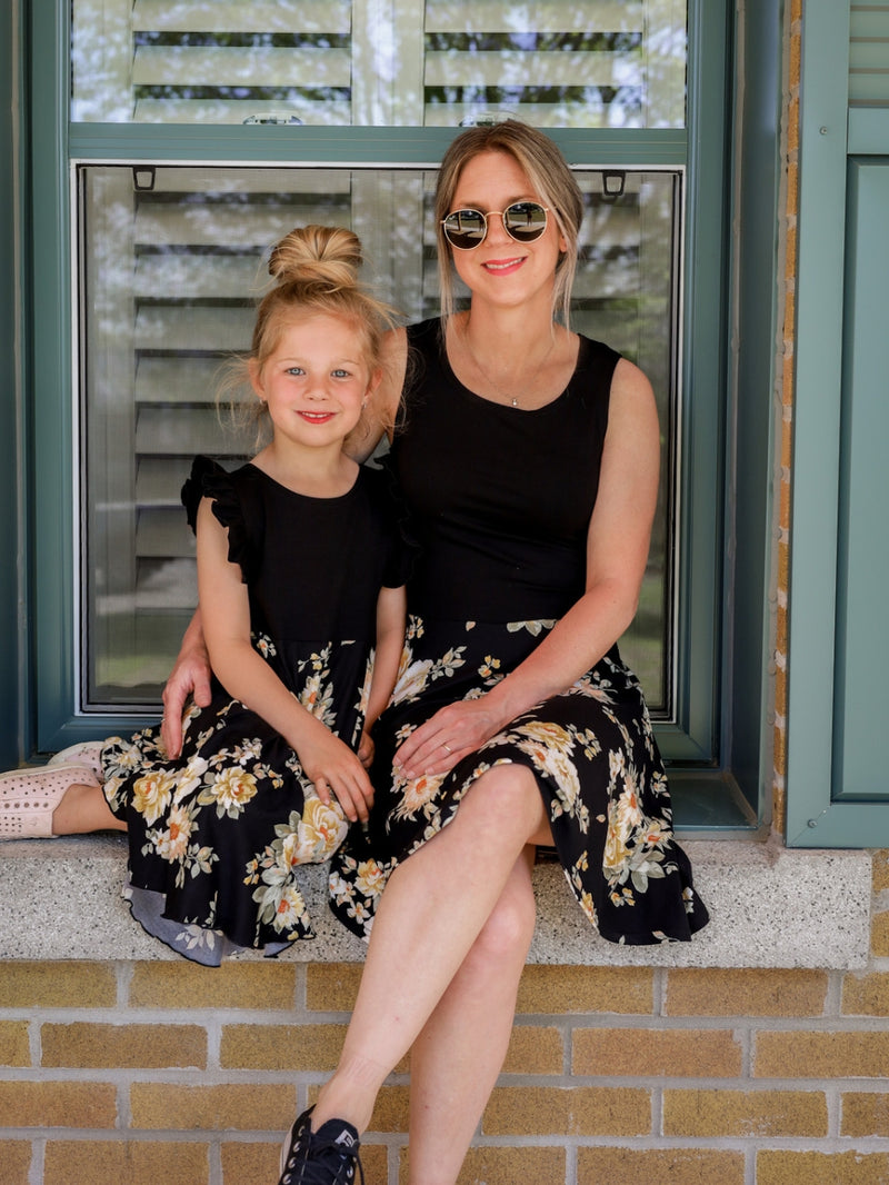 Robe Abi - Haut noir, jupe fleurs jaunes sur fond noir