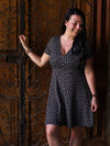 Robe Caroline - Fleurs blanches sur fond noir