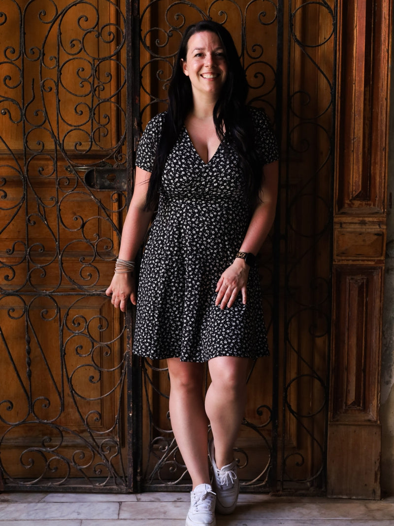 Robe Caroline - Fleurs blanches sur fond noir