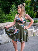 Robe Caroline - Fleurs sur fond vert