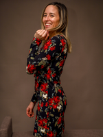Robe Marie-Michèle - Fleurs rouges sur fond noir