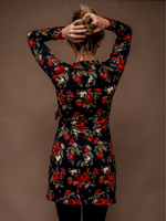 Robe Marie-Michèle - Fleurs rouges sur fond noir