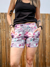 Short Linda -  Grosses fleurs roses et mauves sur fond gris