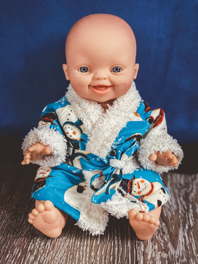Ensemble Poupée Paola - Robe de chambre bonhomme de neige fond bleu